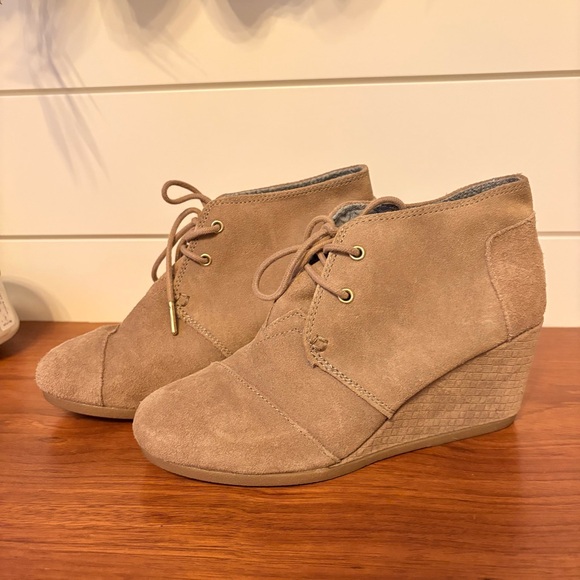 TOMS Women’s Desert Wedge Lace Up Booties Boots Tan Suede Boho Chic Fashion Sz 8 - Picture 8 of 8